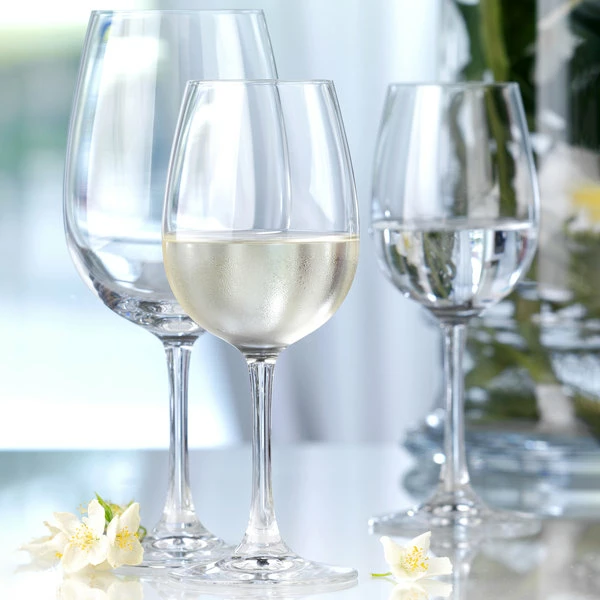 Stolzle 1000037T Weinland 23.25 Oz. Bordeaux Wine Glass - 6/Pack 2 Stolzle 1000037T Weinland 23.25 Oz. Bordeaux Wine Glass - 6/Pack - Image 2